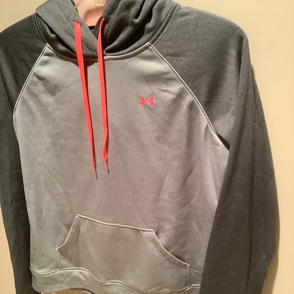 NWOT. Ladies UA cold gear hoodie